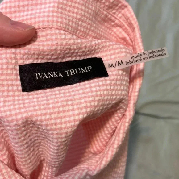 Ivanka Trump Top Womens Medium Sleeveless Hidden Button Down Pink Seersucker - Picture 4 of 8